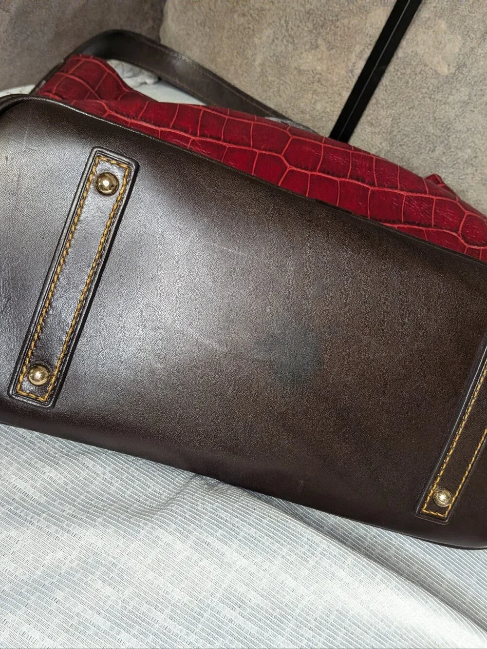 Dooney & Bourke iconic logo
